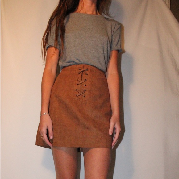 BCBGMaxAzria Dresses & Skirts - BCBG tan suede skirt BCBGMaxAzria Dresses & Skirts - BCBG tan suede skirt